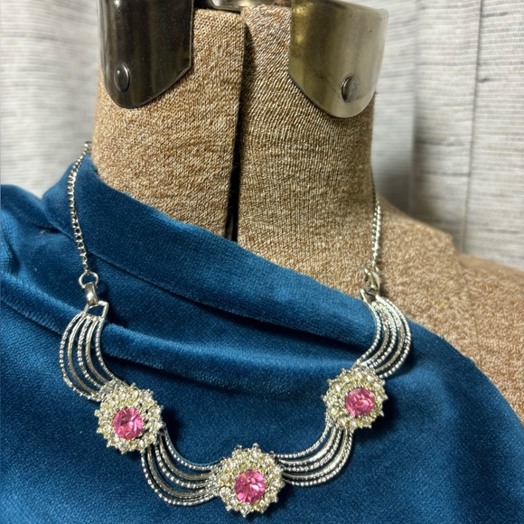 Jewelry - Vintage MCM Elegant Silver and Pink Rhinestone Necklace/Chocker